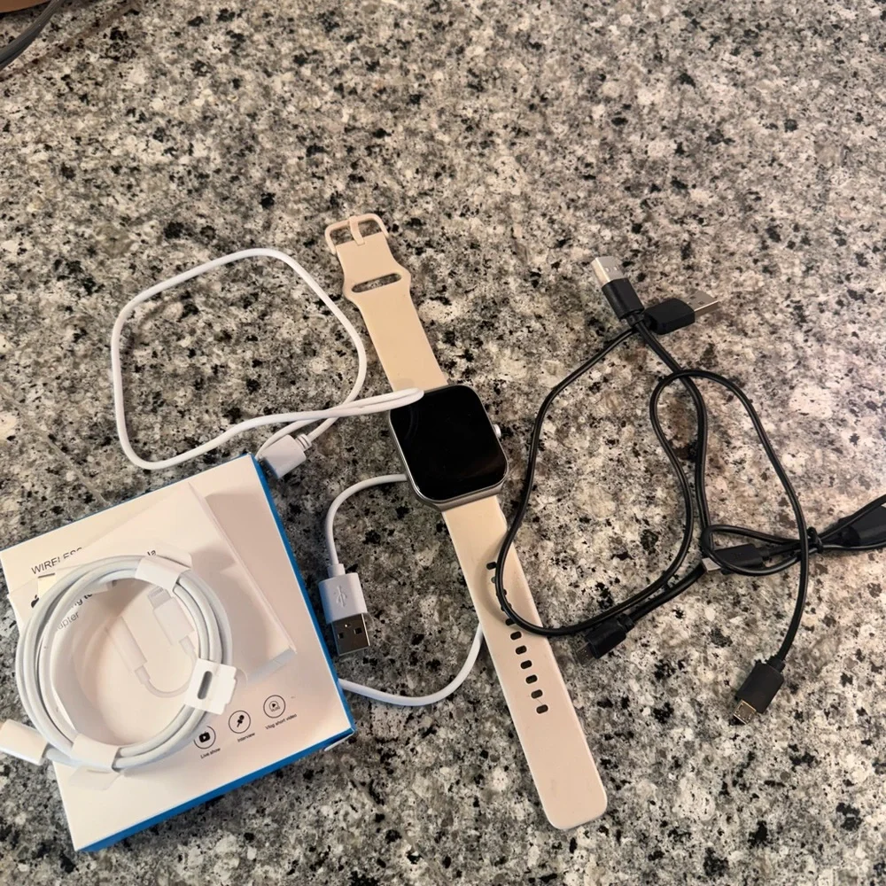 Apple Lightning to Headphone Jack Adapter - Classic White